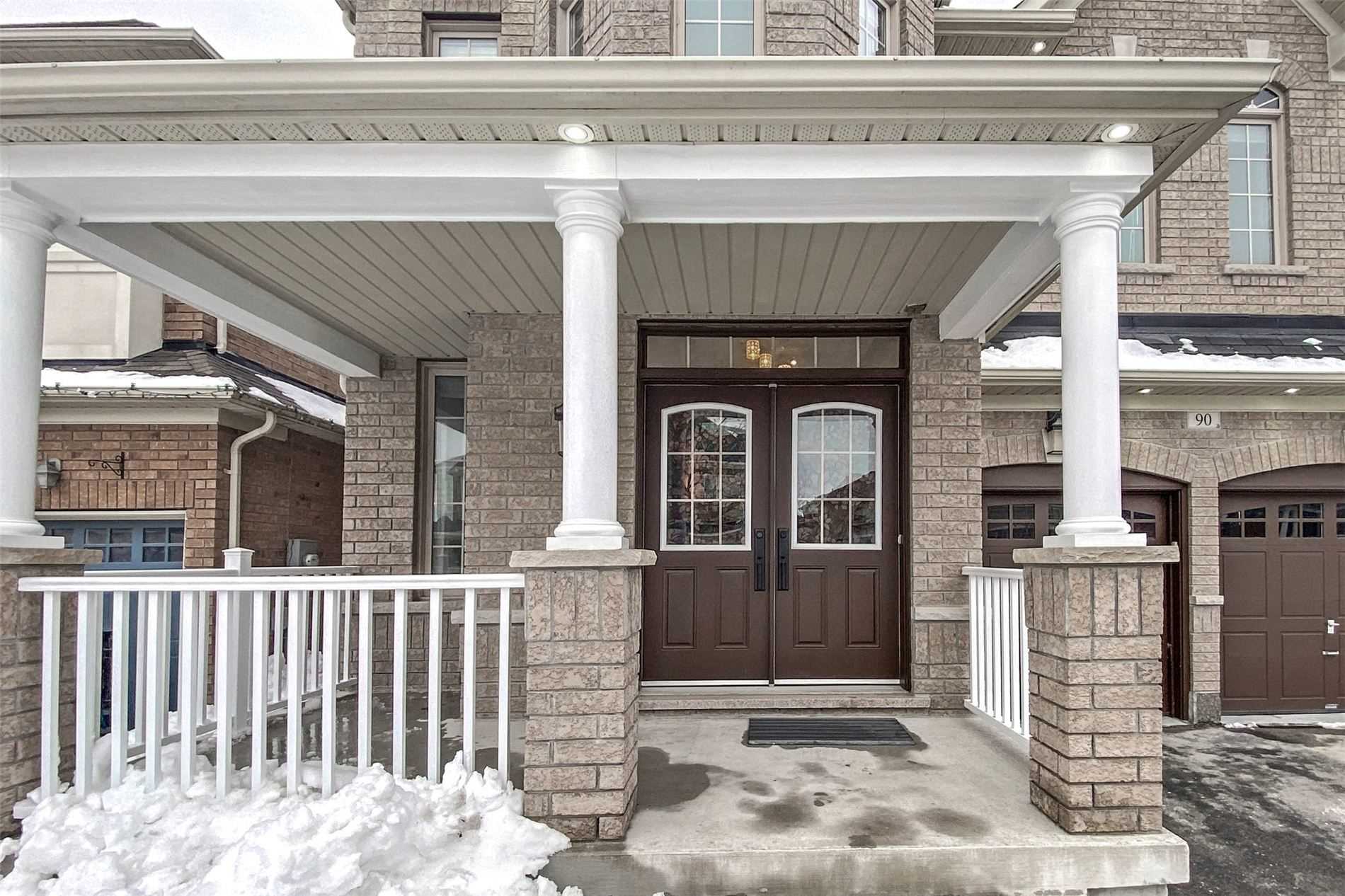 90 Maplebank Cres