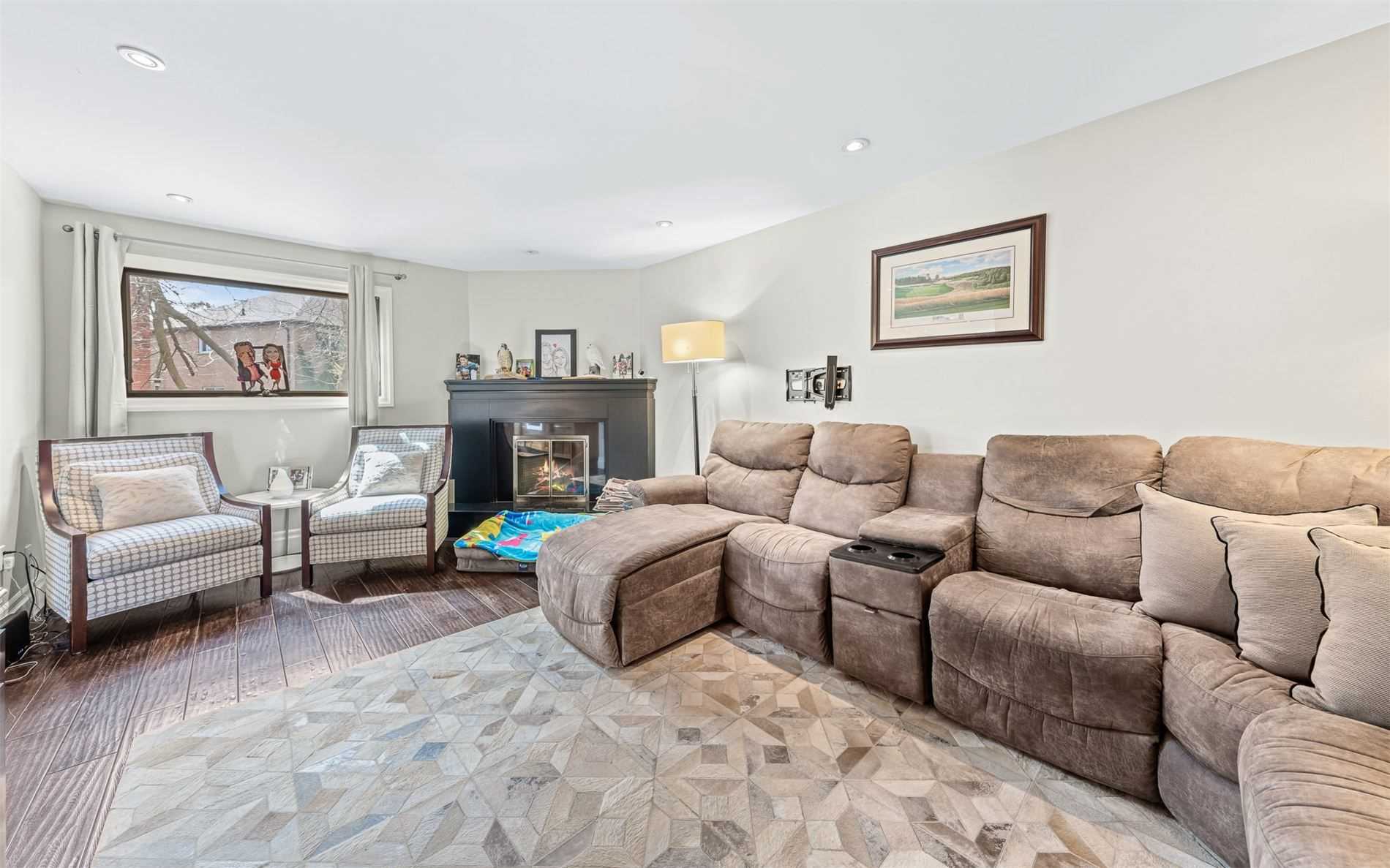 53 Gilbank Dr