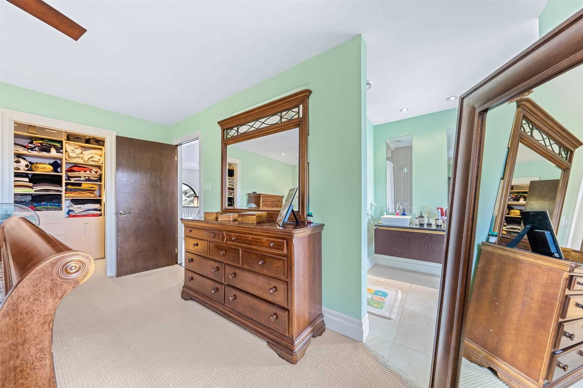 53 Gilbank Dr