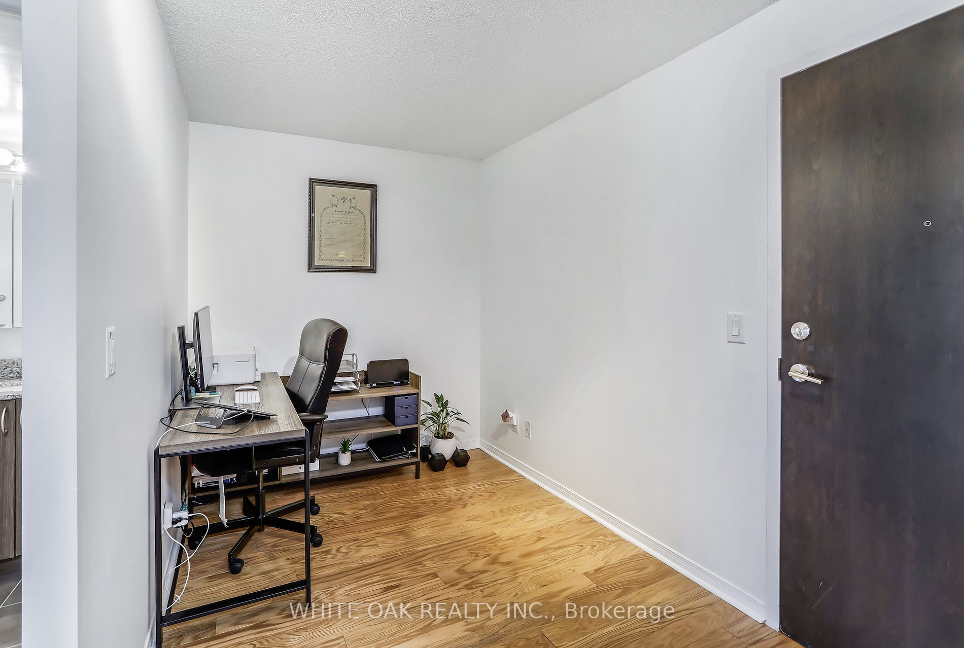 73 King William Cres, #208