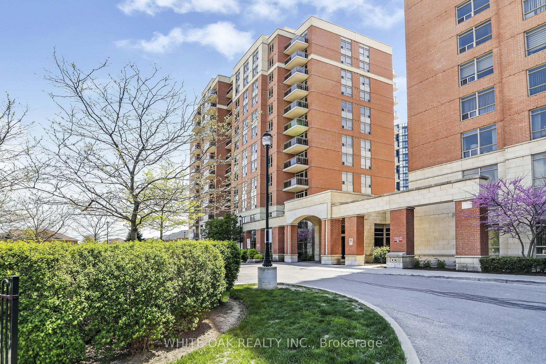 73 King William Cres, #208