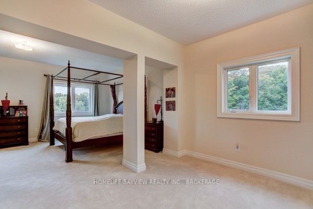 87 Strawbridge Farm Drive N
