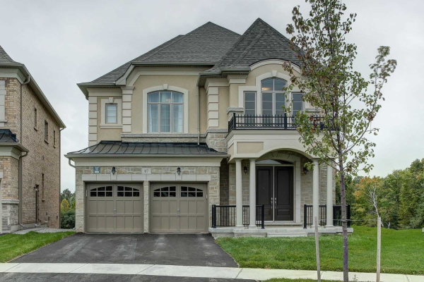 87 Strawbridge Farm Dr N, Aurora