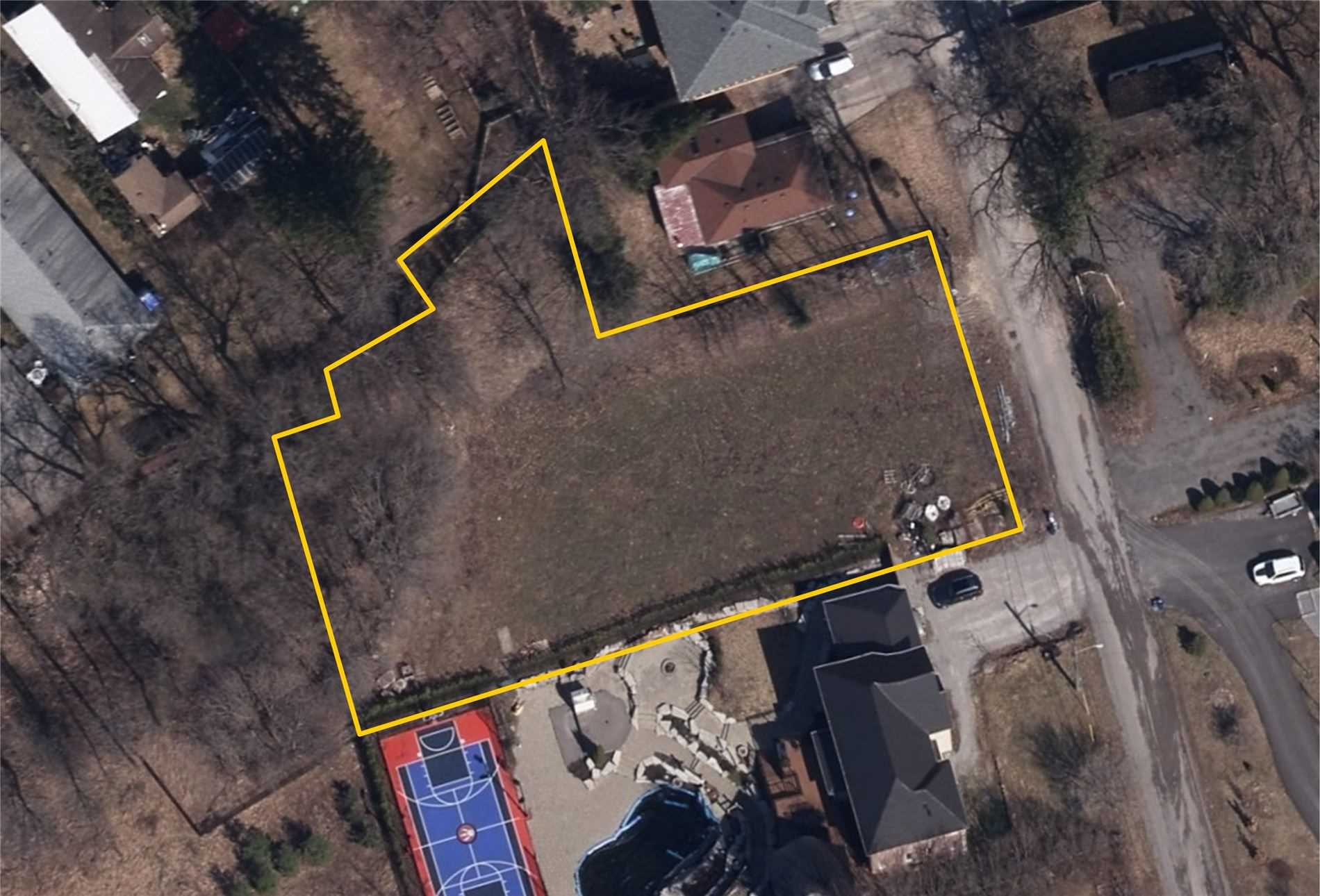 12 Churchill Drive S