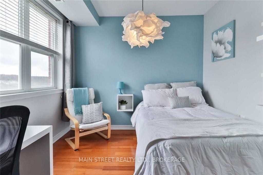 15450 Yonge Street #304