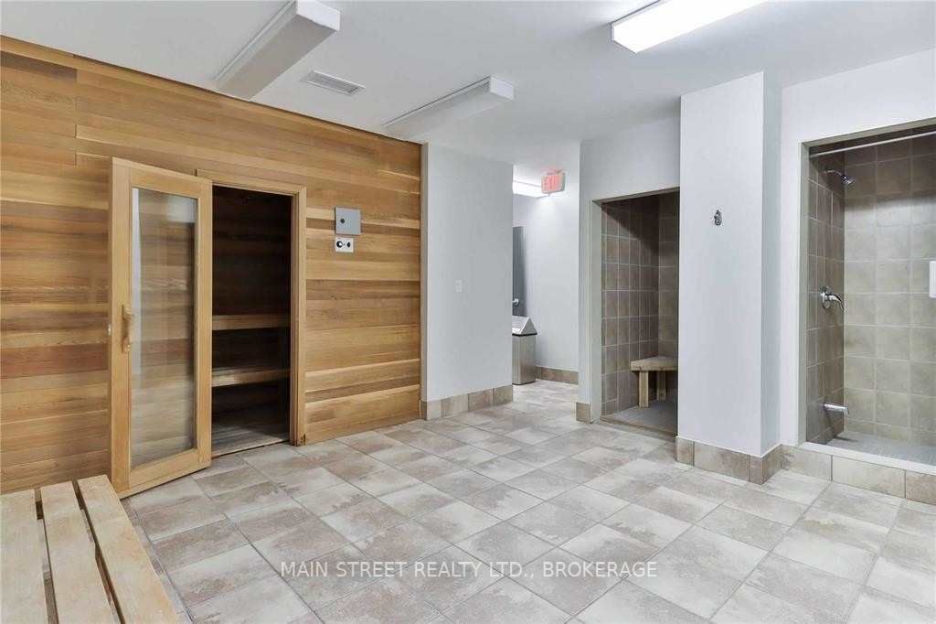 15450 Yonge Street #304