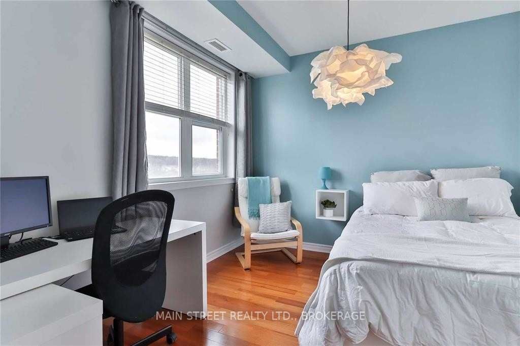 15450 Yonge Street #304