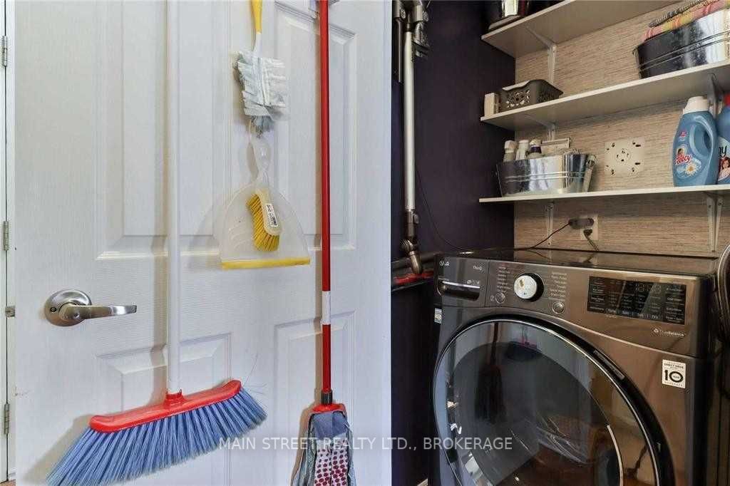 15450 Yonge Street #304