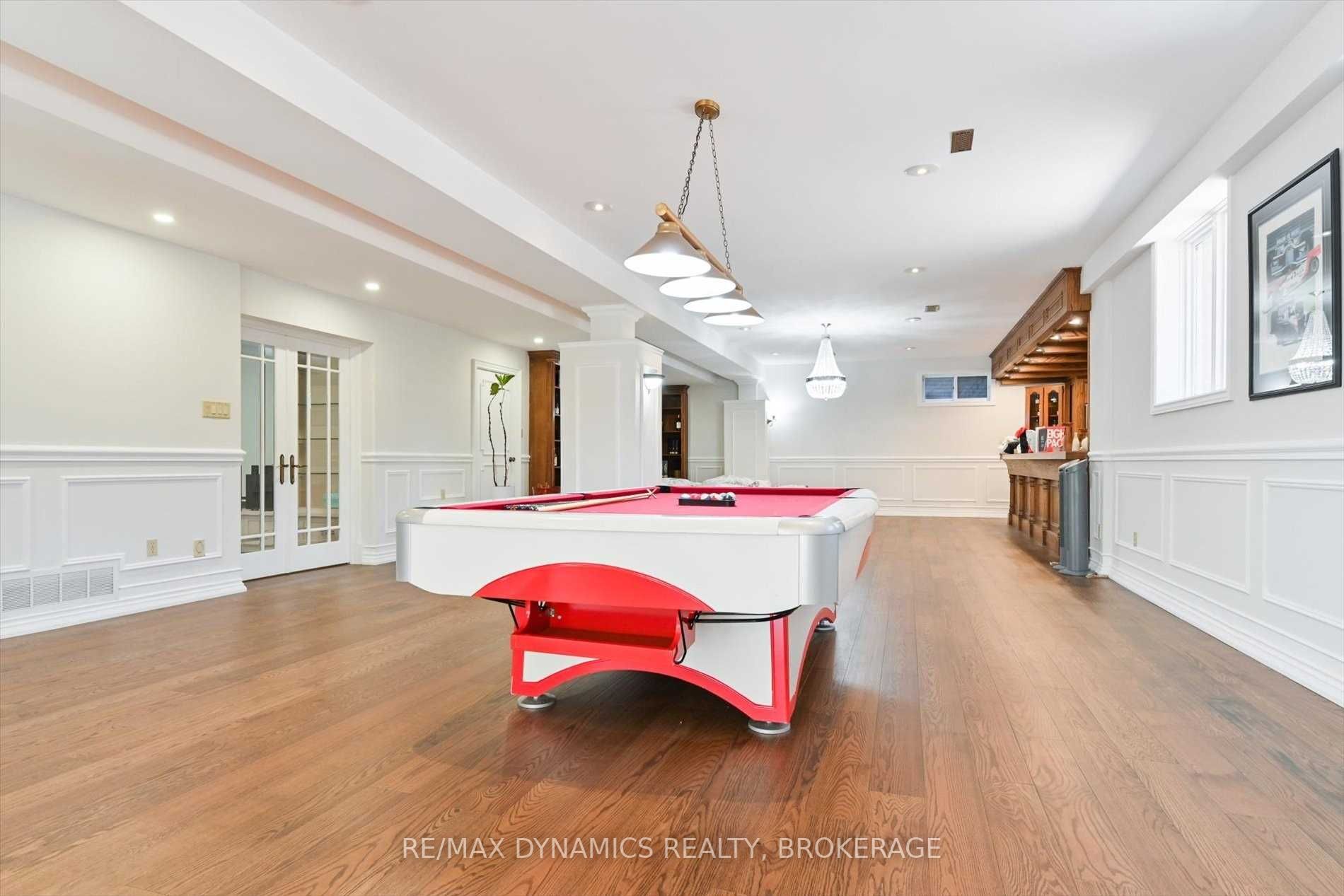 305 Woodland Acres Crescent
