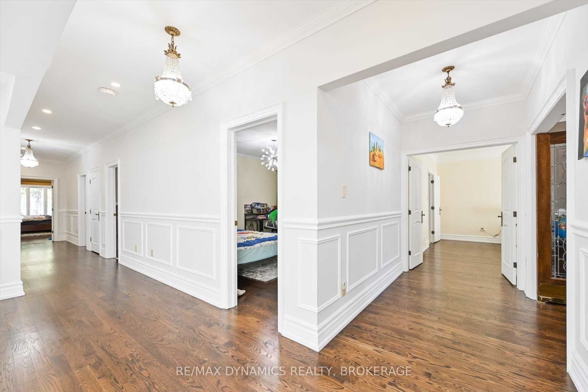 305 Woodland Acres Crescent