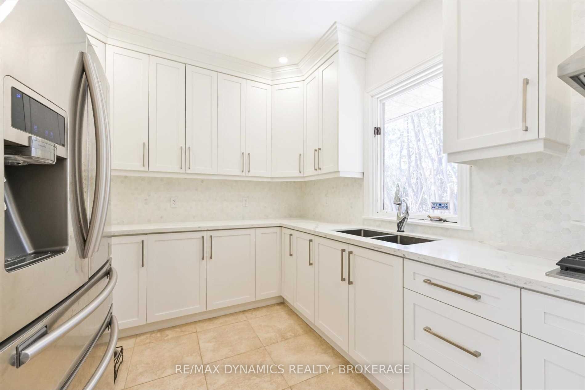 305 Woodland Acres Crescent