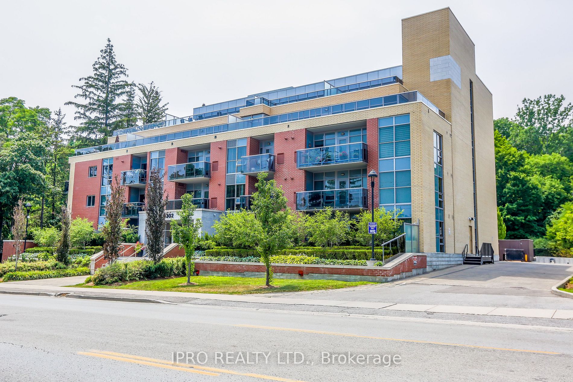 8302 Islington Ave W, #414