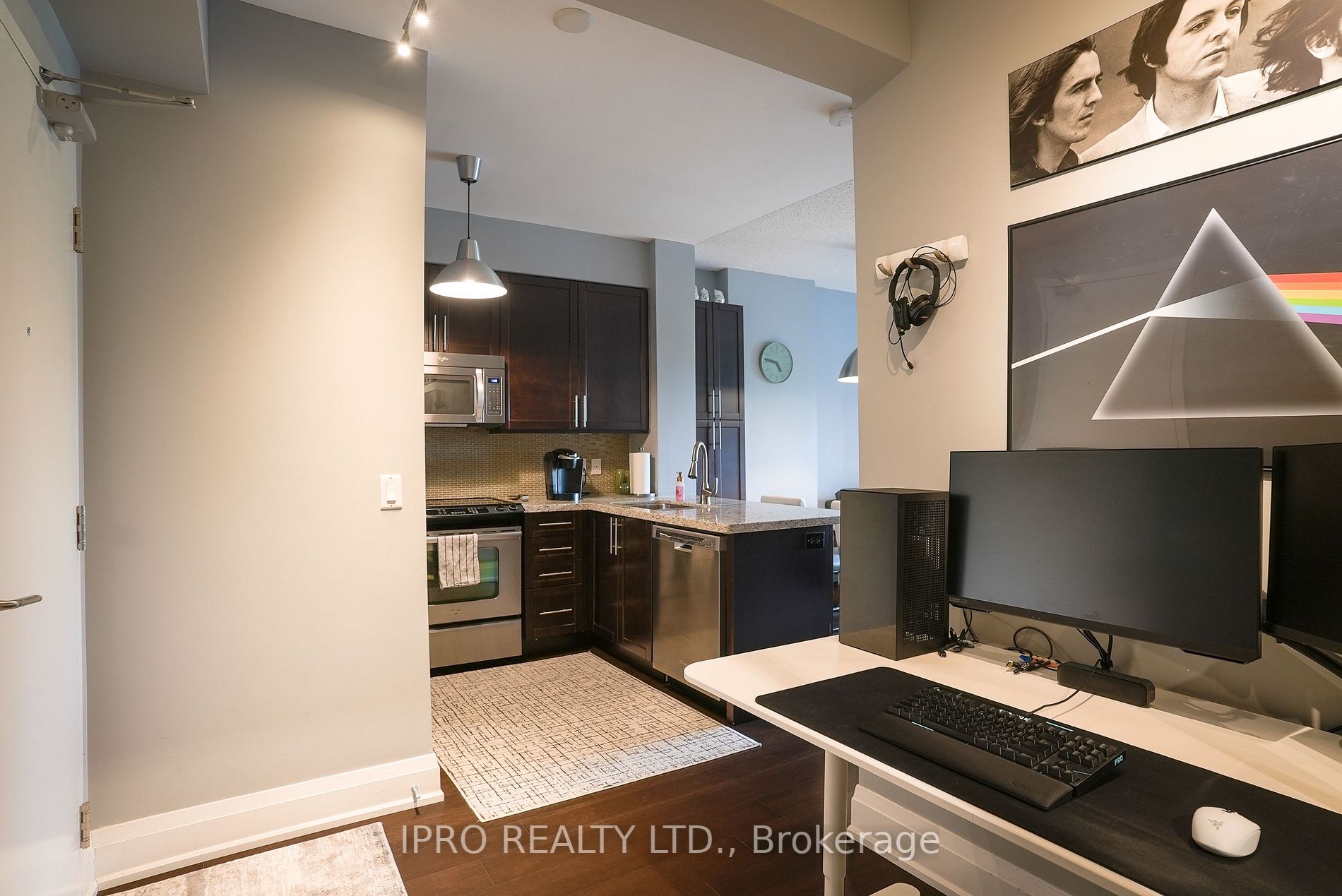 8302 Islington Ave W, #414