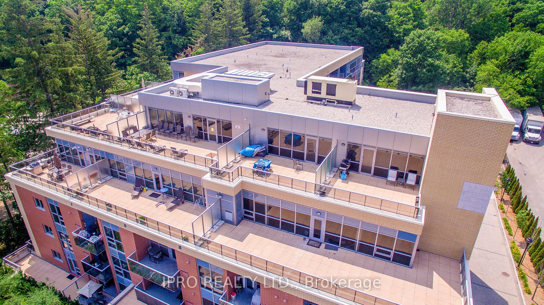 8302 Islington Ave W, #414