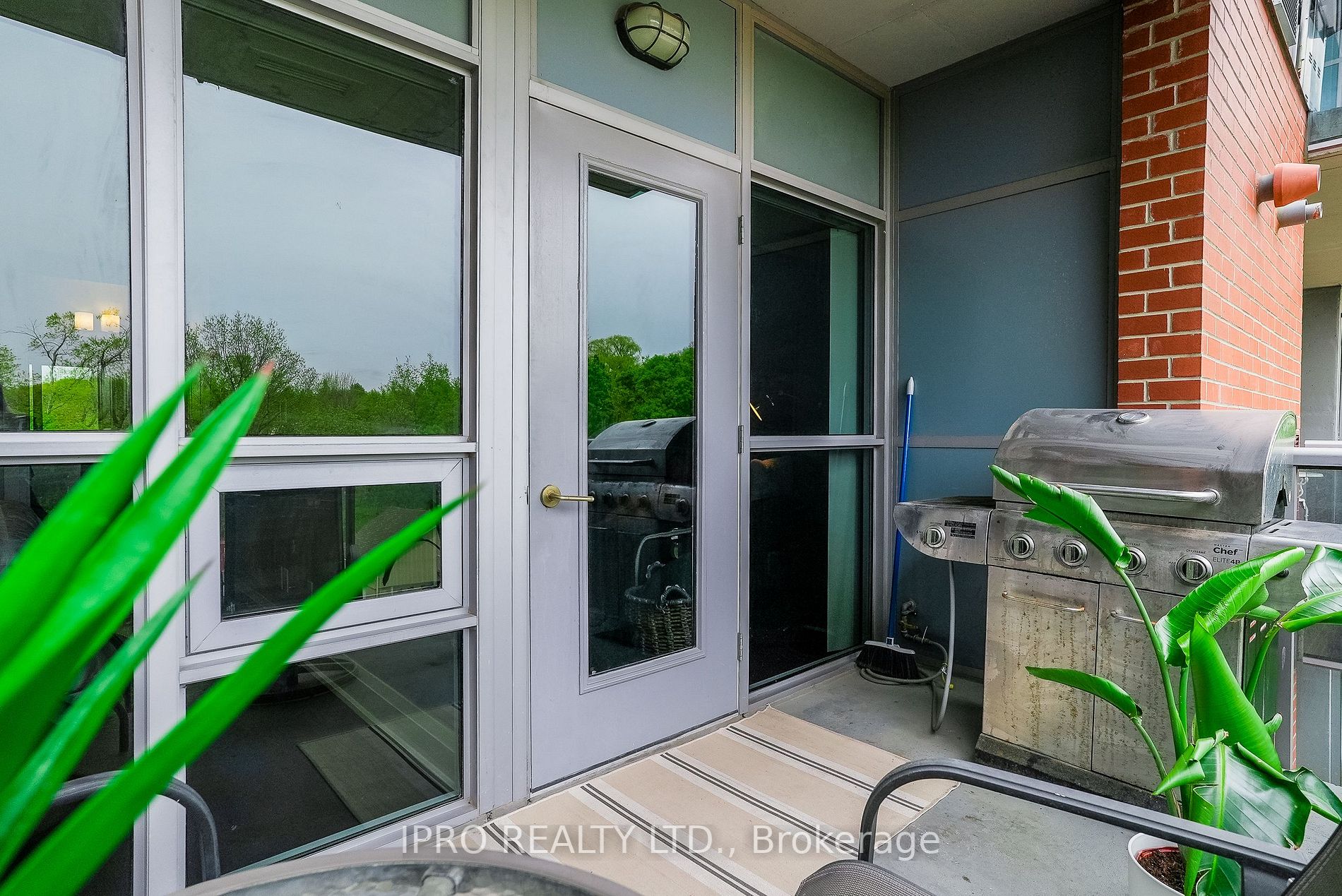 8302 Islington Ave W, #414