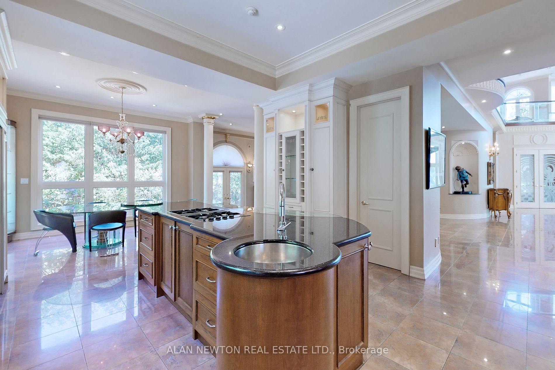 38 Thornridge Dr