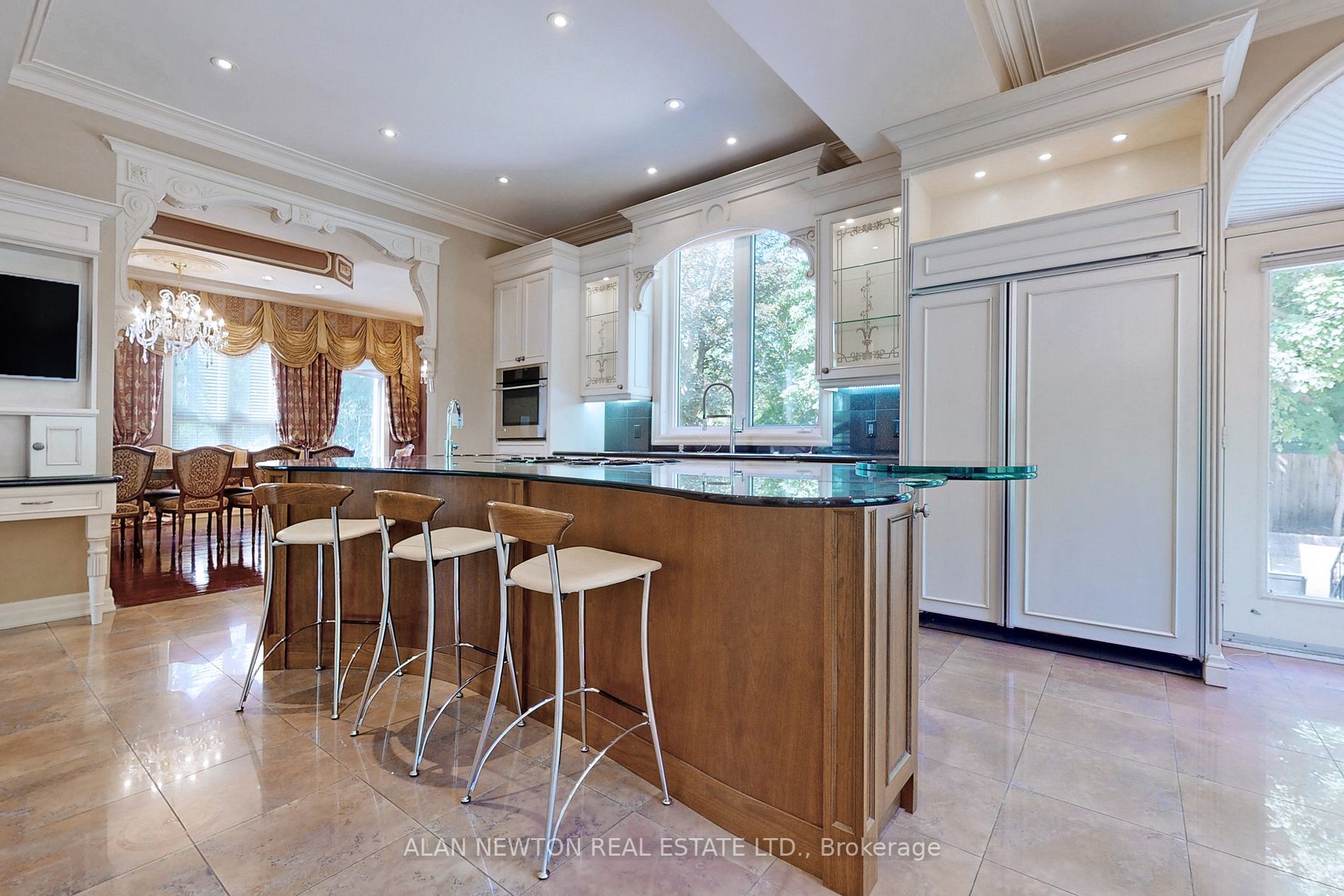 38 Thornridge Dr
