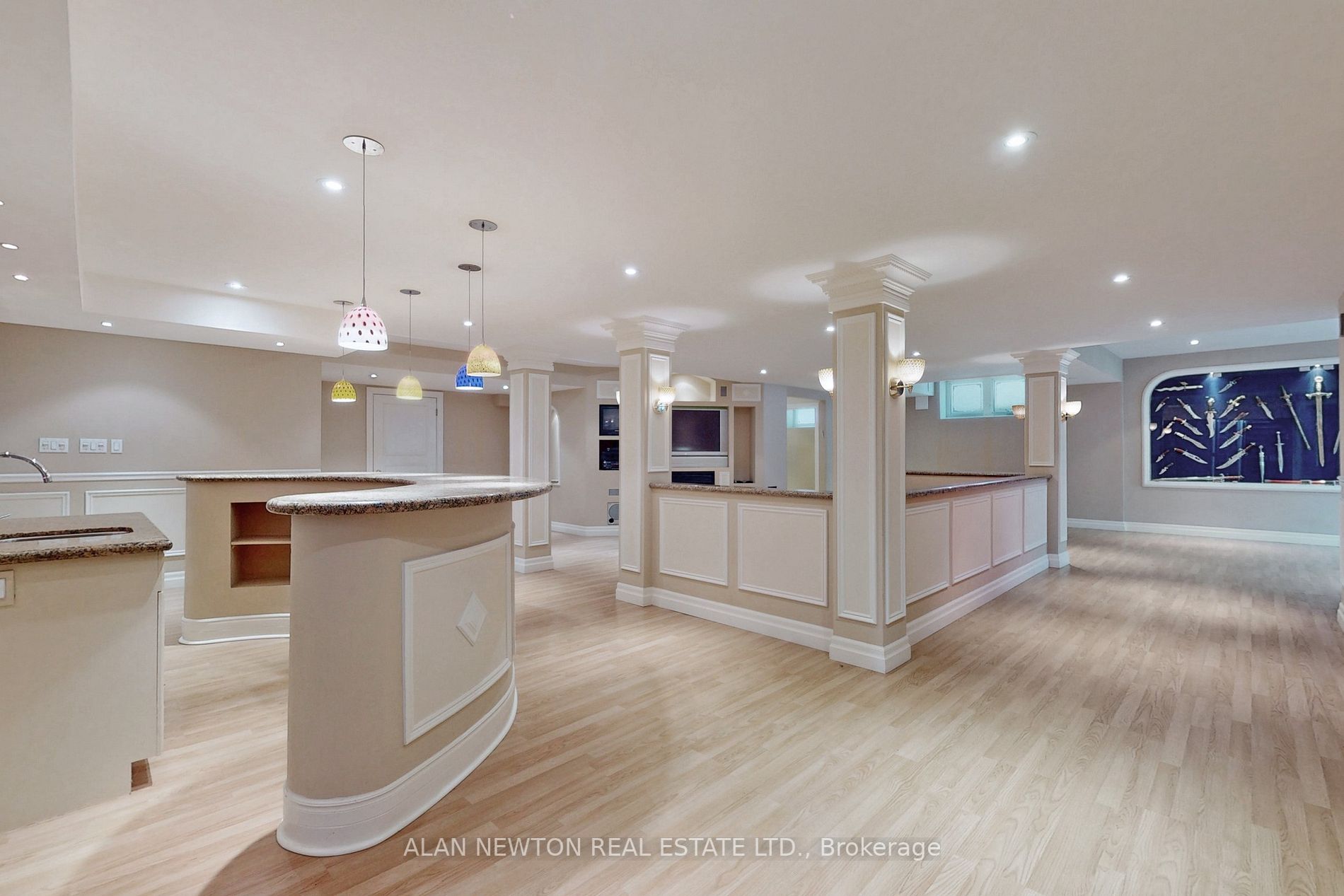 38 Thornridge Dr