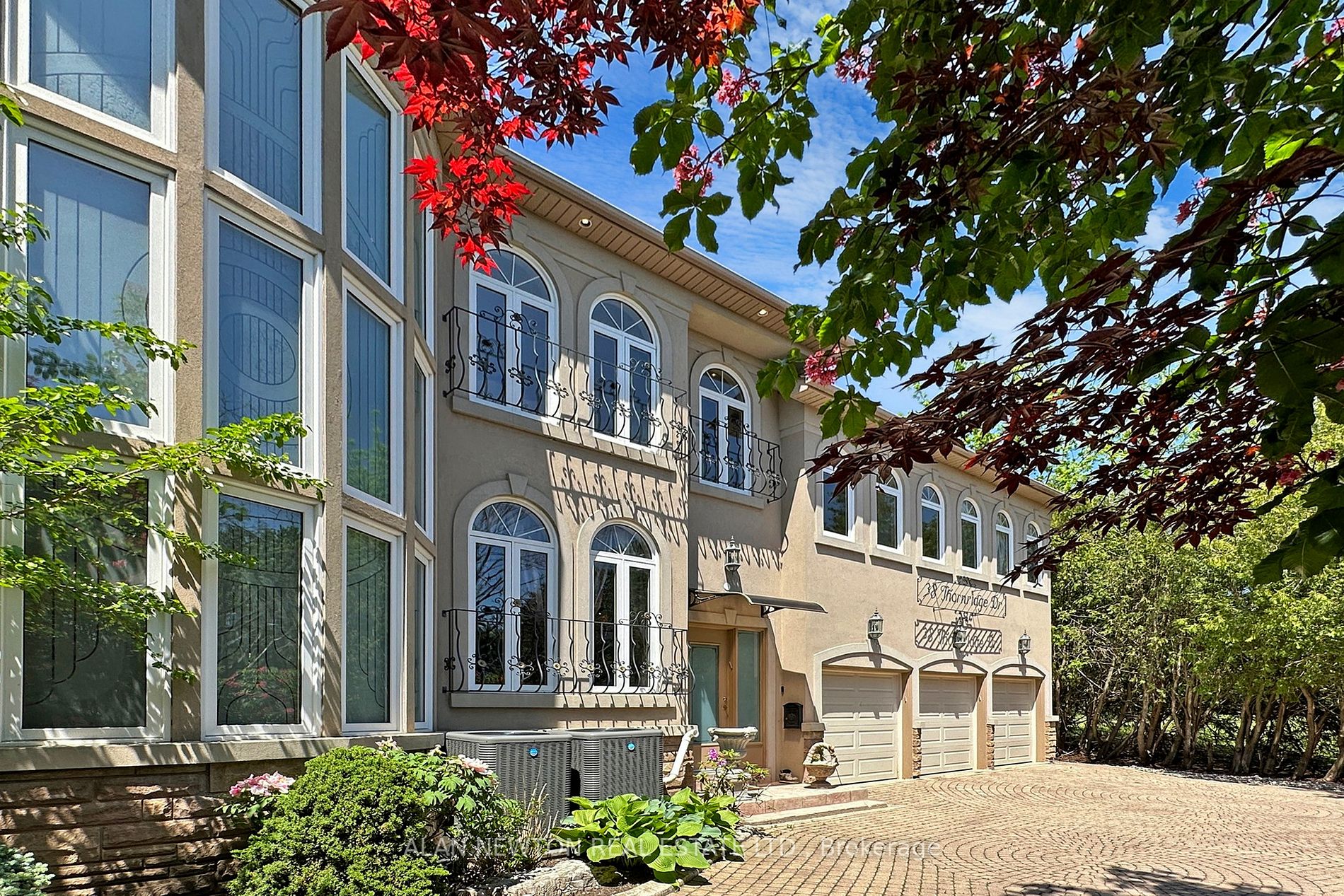 38 Thornridge Dr