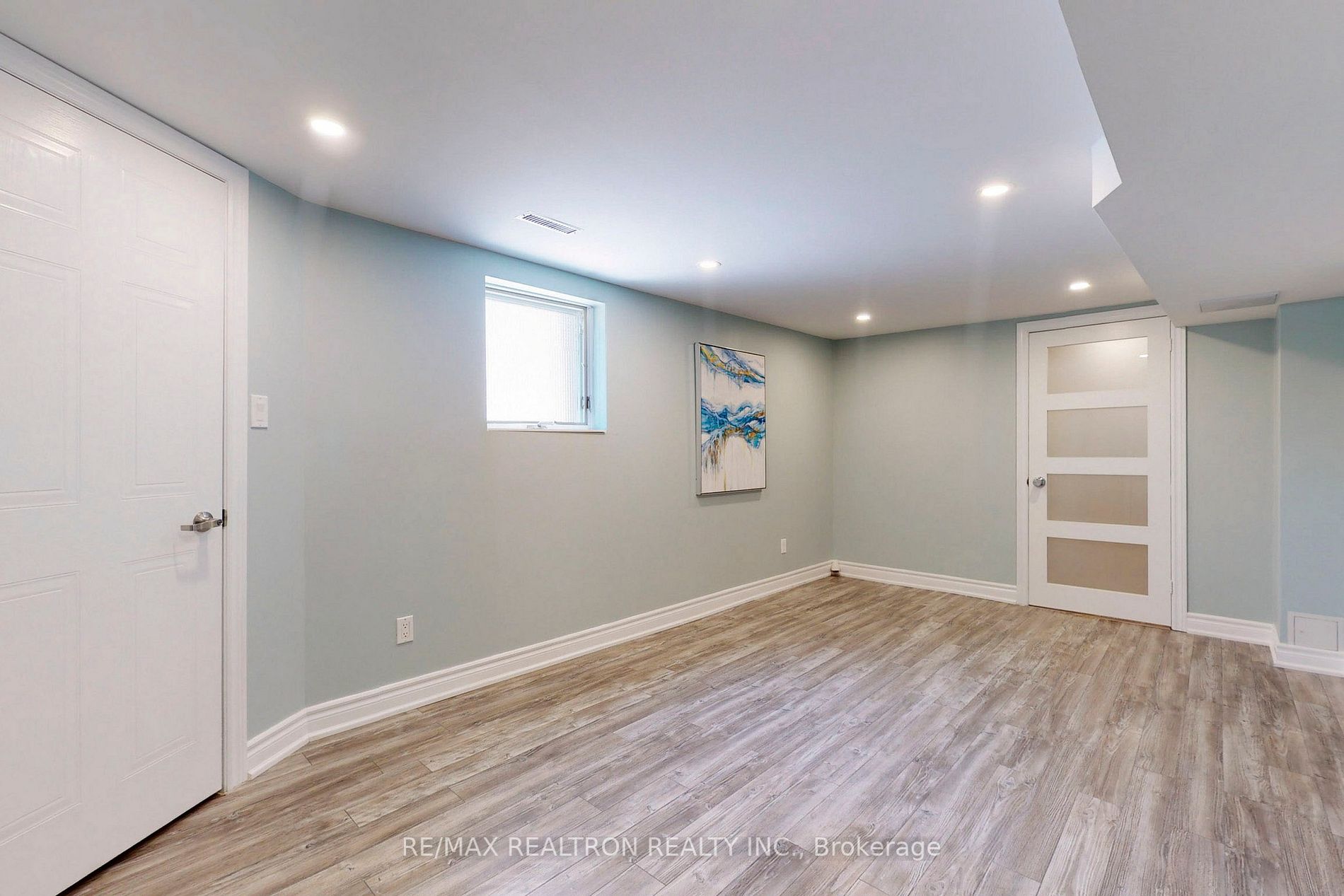280 Douglas Rd