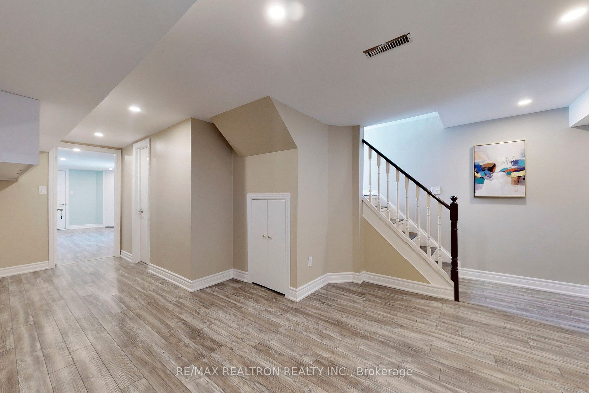 280 Douglas Rd