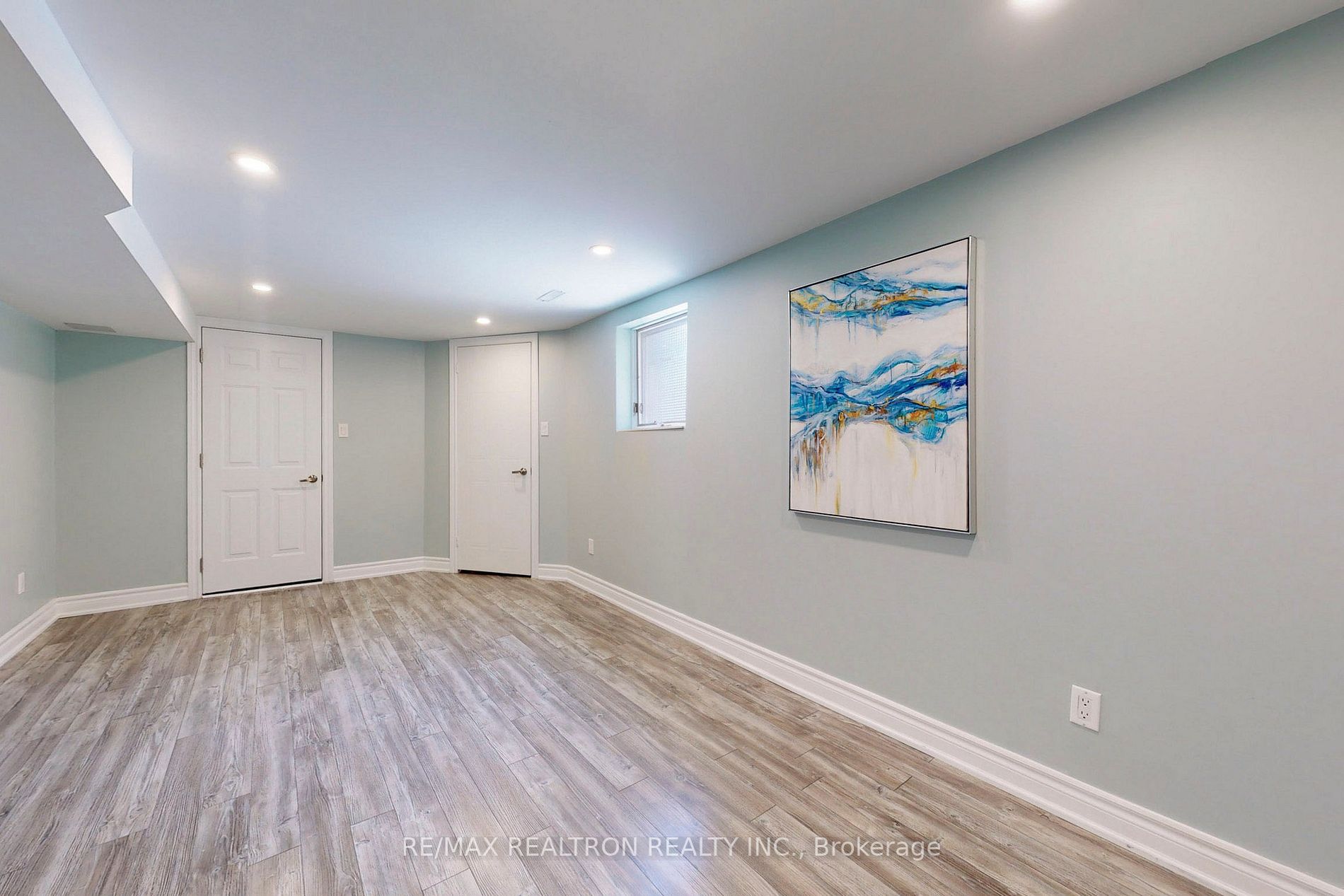 280 Douglas Rd