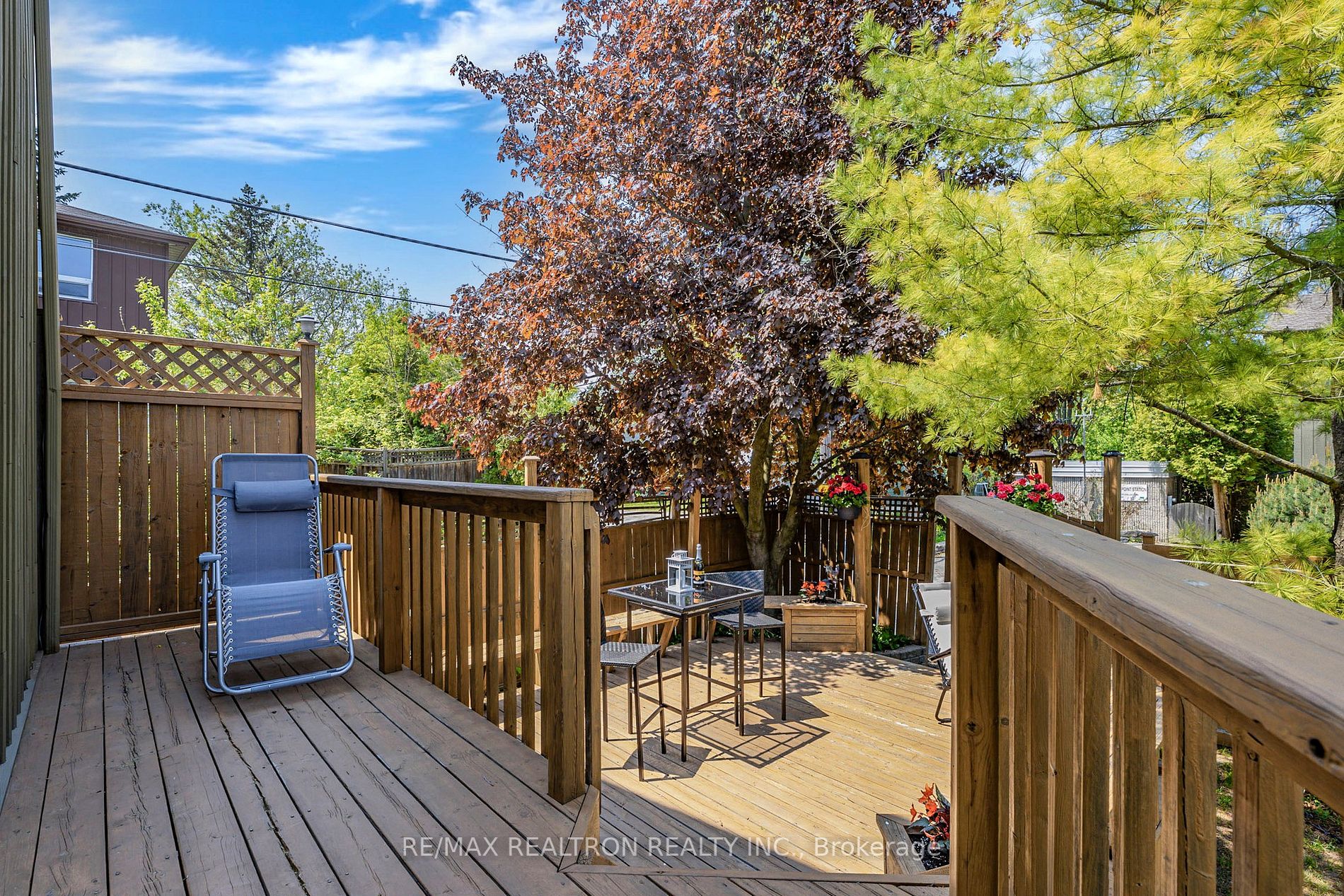280 Douglas Rd