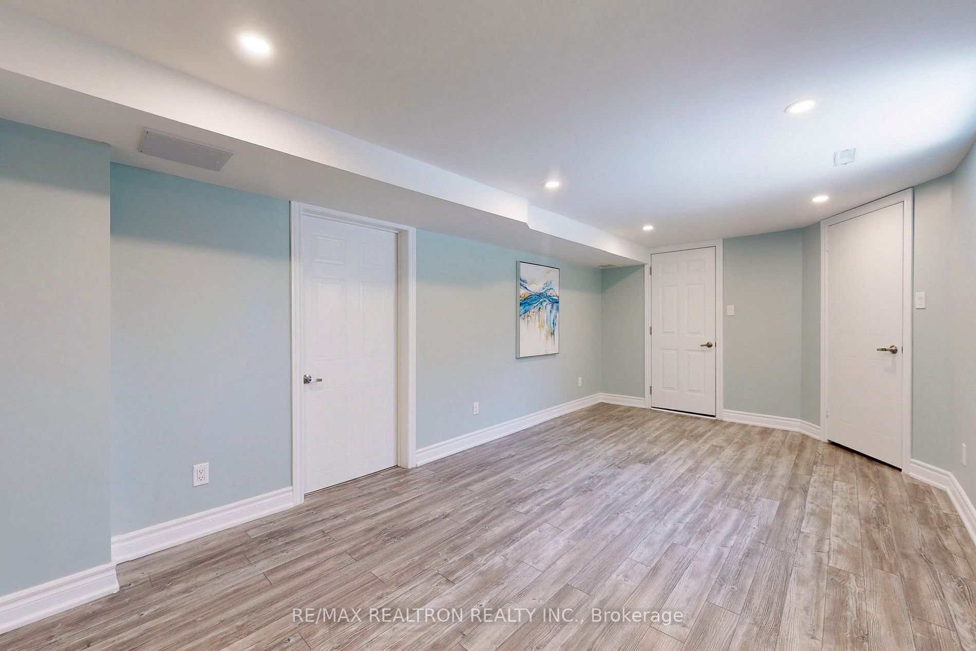 280 Douglas Rd
