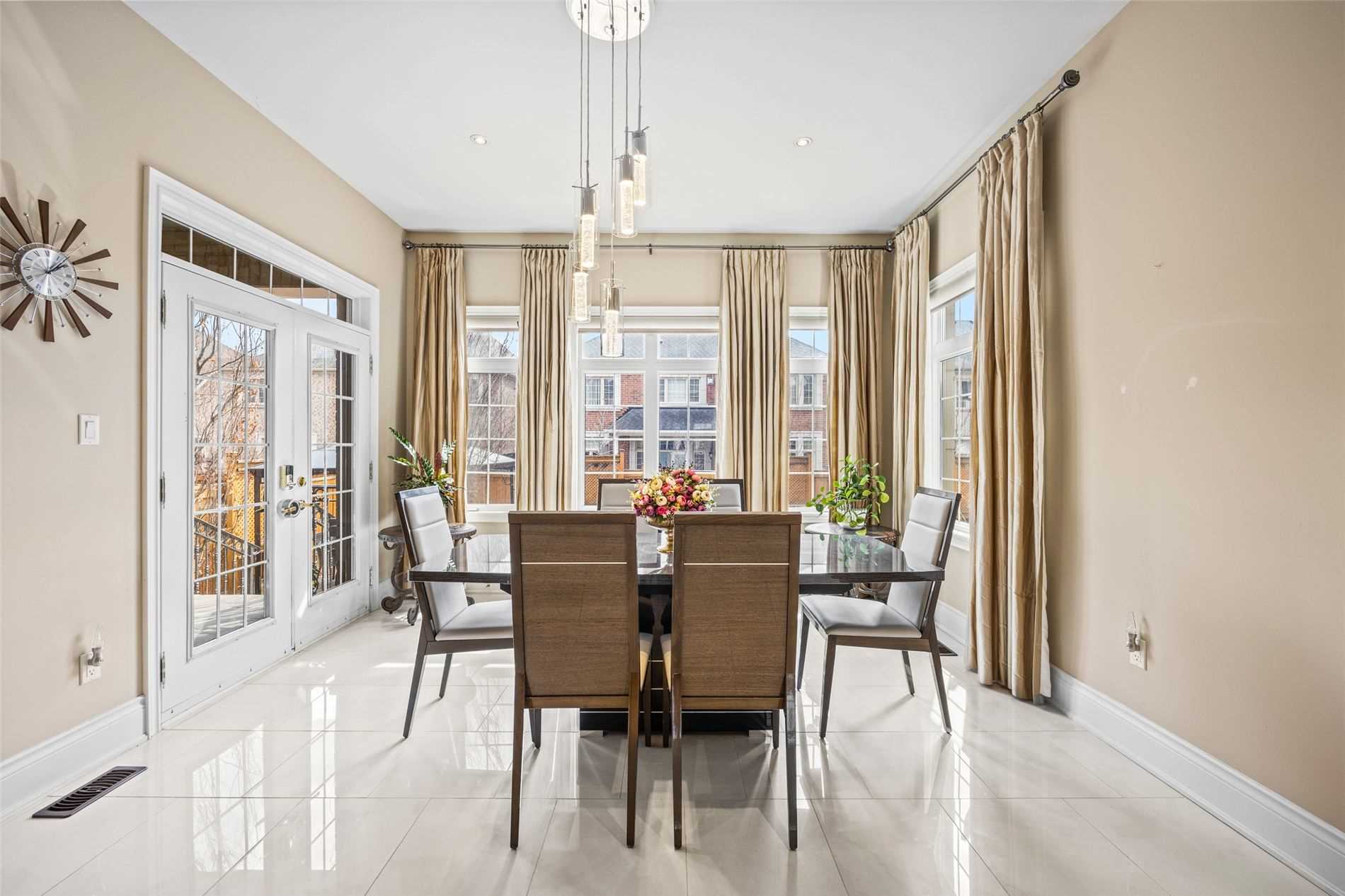 244 Grand Vellore Cres