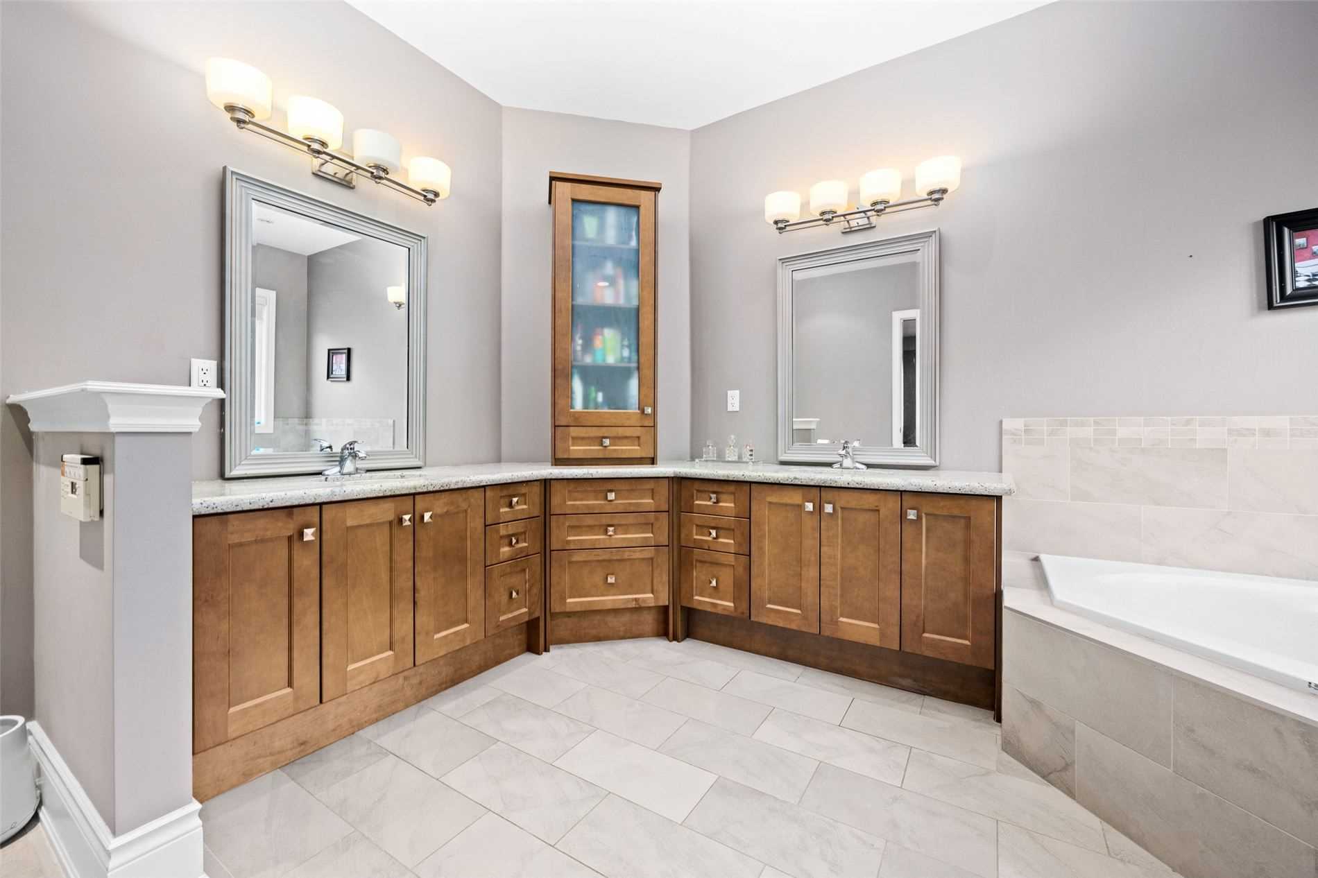 244 Grand Vellore Cres