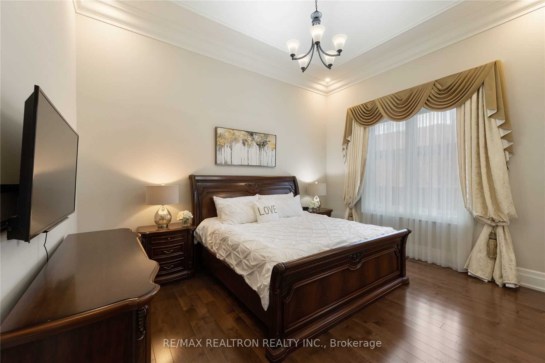 223 Crestwood Rd