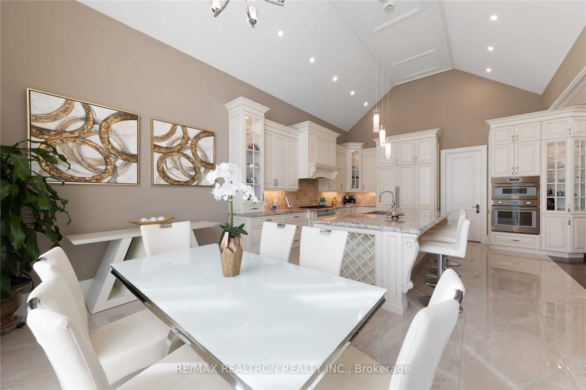 223 Crestwood Rd