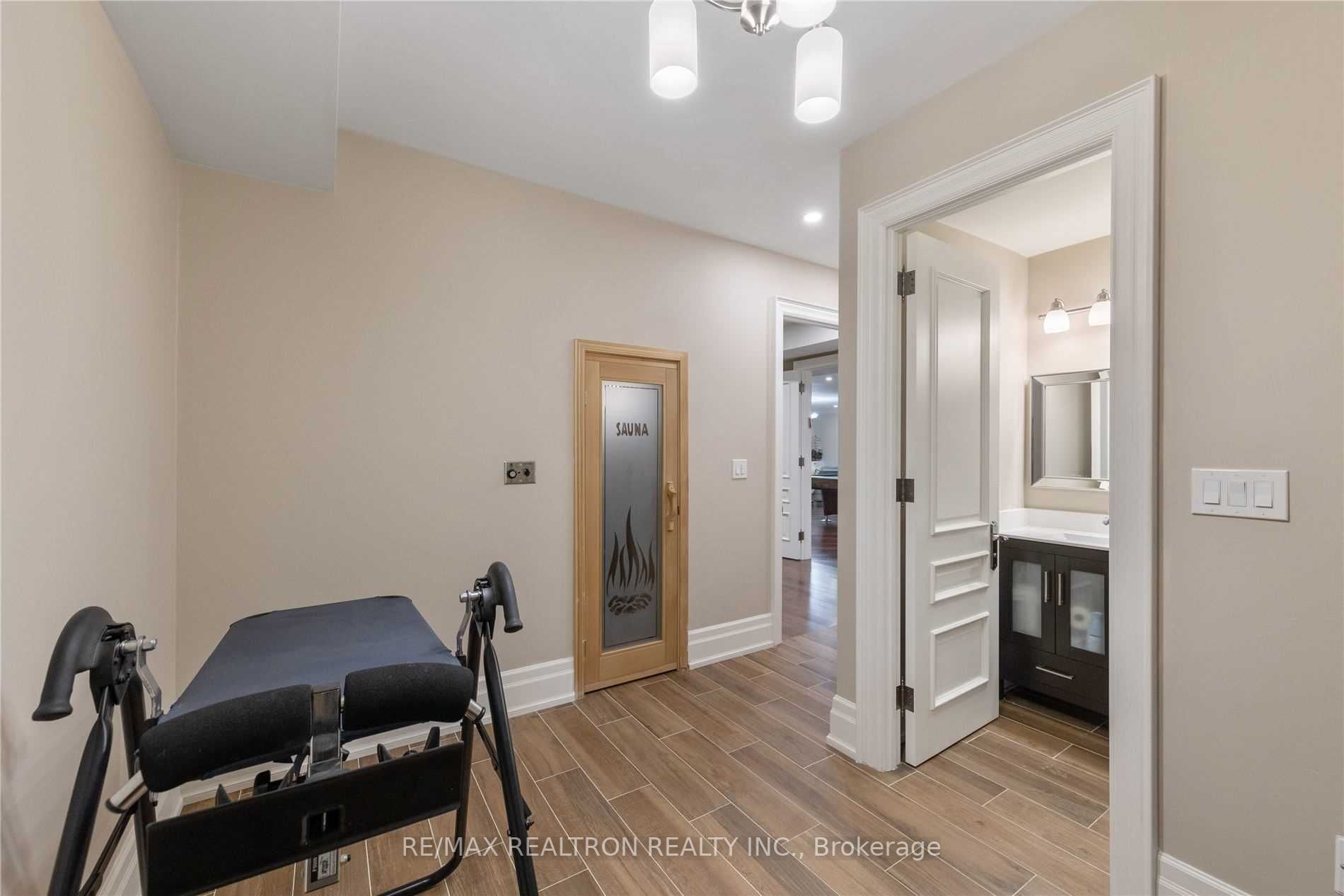 223 Crestwood Rd