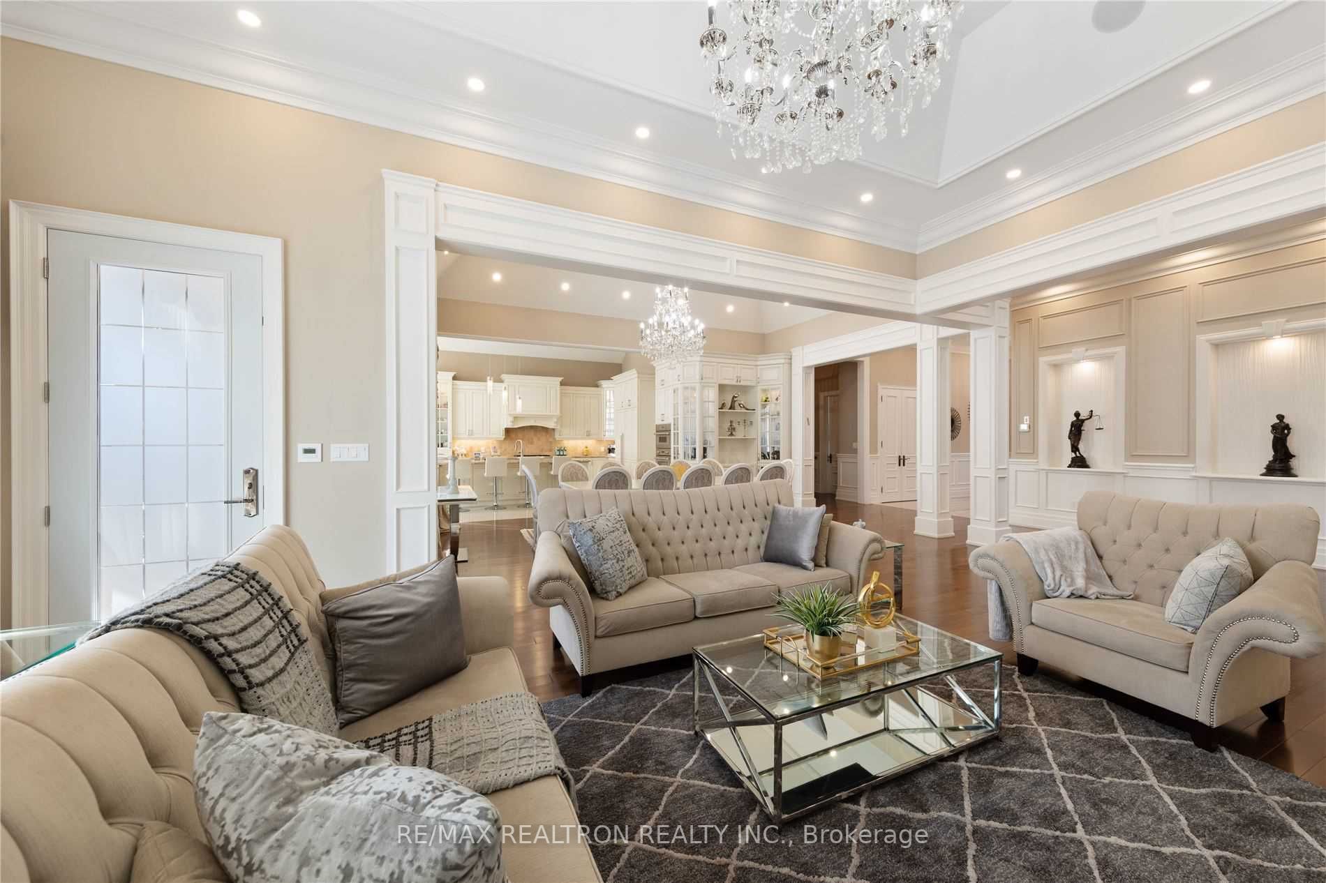 223 Crestwood Rd