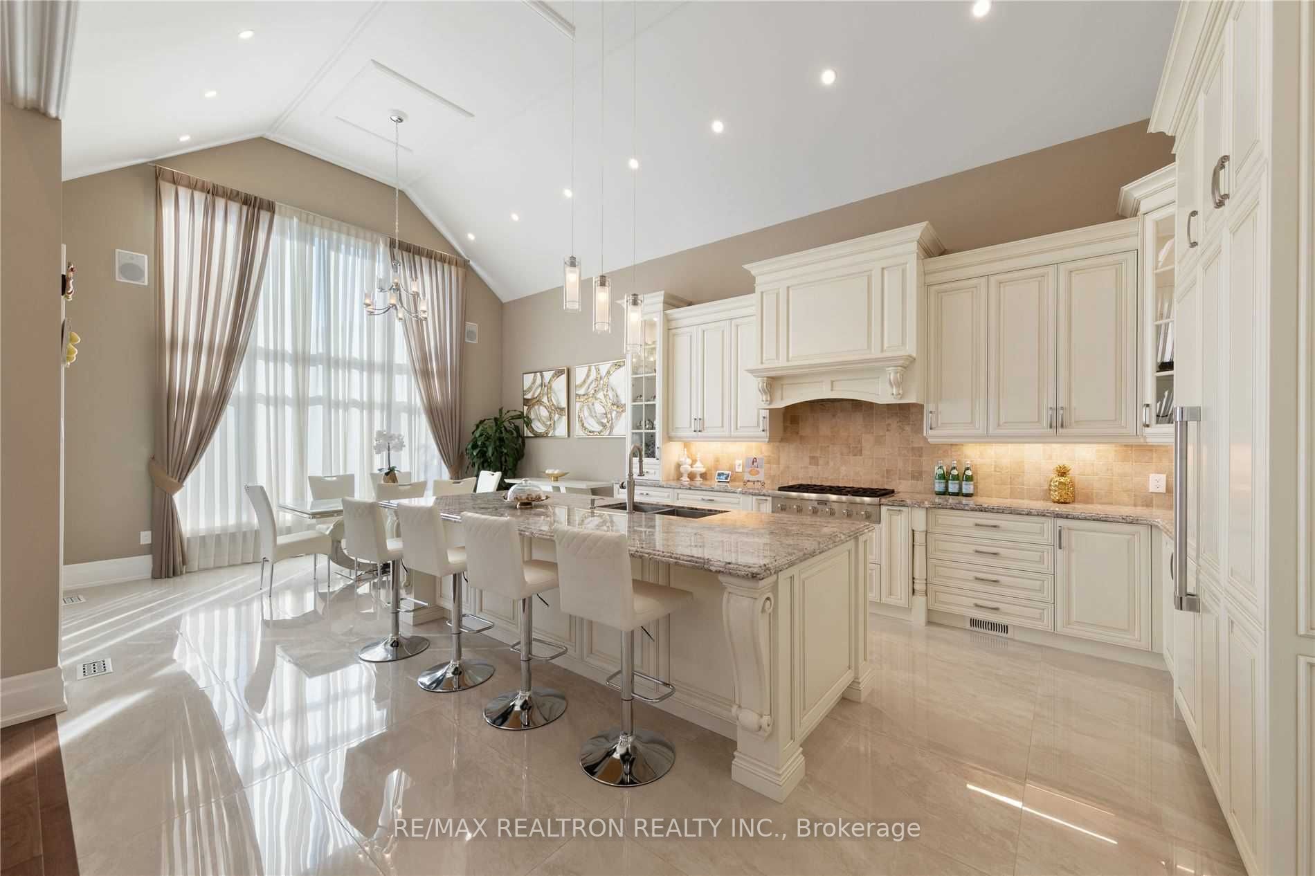 223 Crestwood Rd