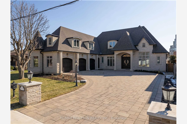223 Crestwood Rd, Vaughan