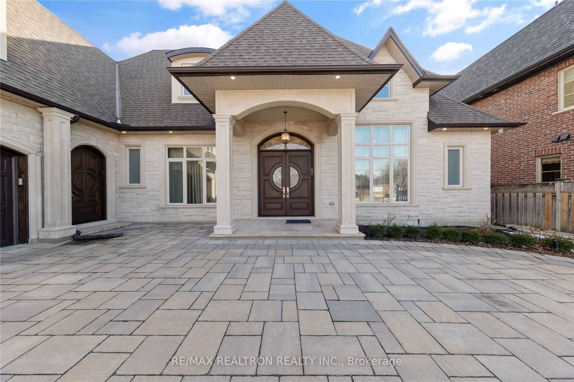 223 Crestwood Rd