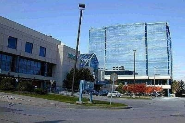 670 Highway 7 E, Richmond Hill