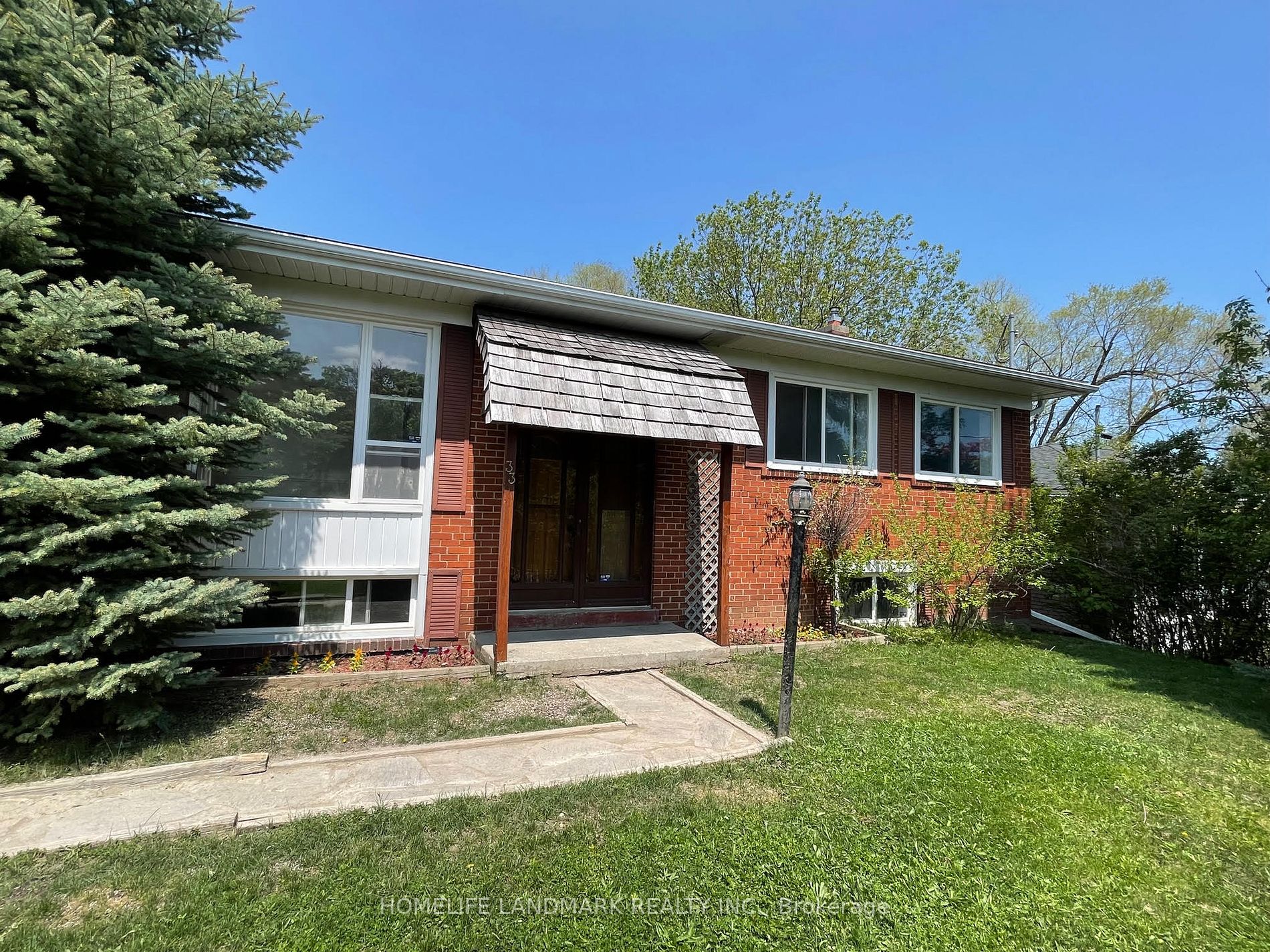 33 Millard Ave E