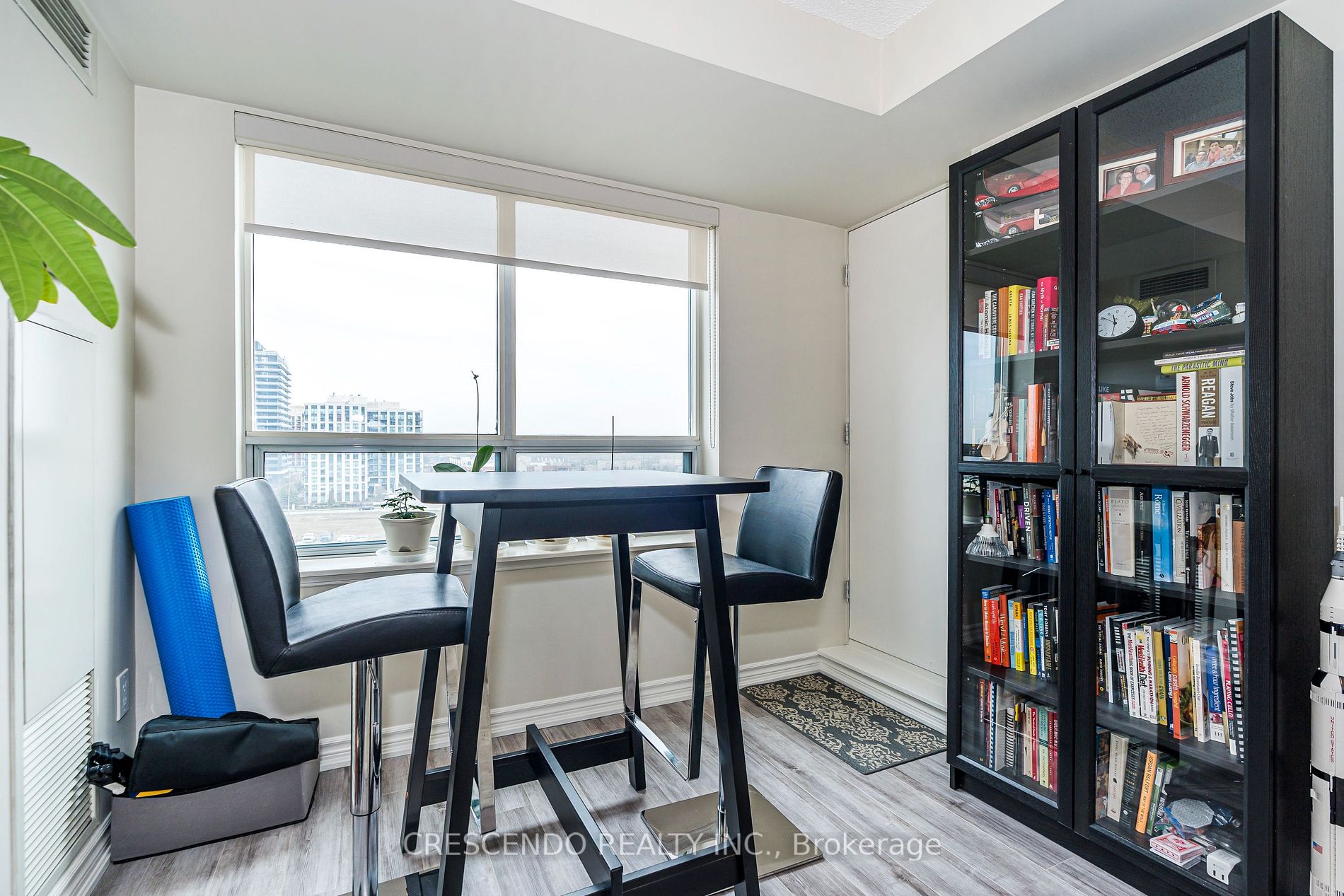 39 Oneida Cres, #813