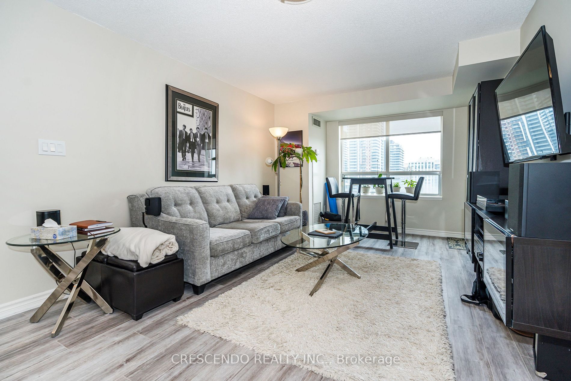 39 Oneida Cres, #813