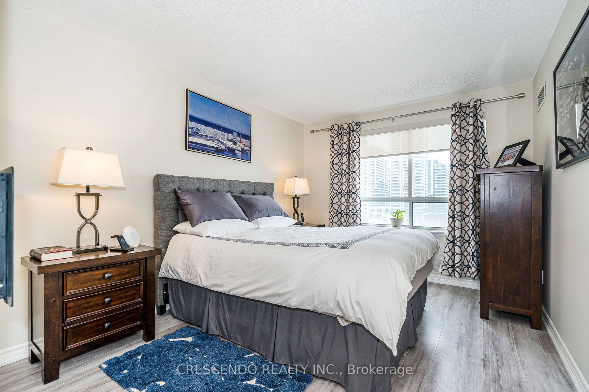 39 Oneida Cres, #813