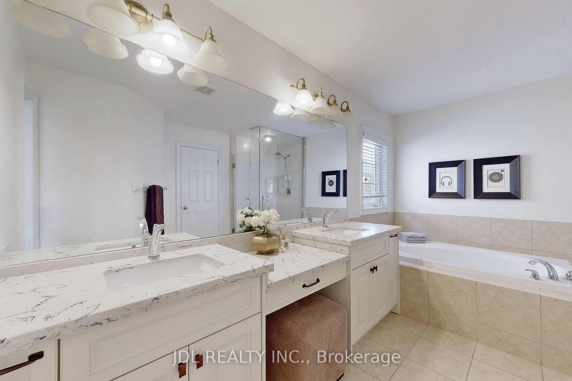 67 Lady Fenyrose Ave