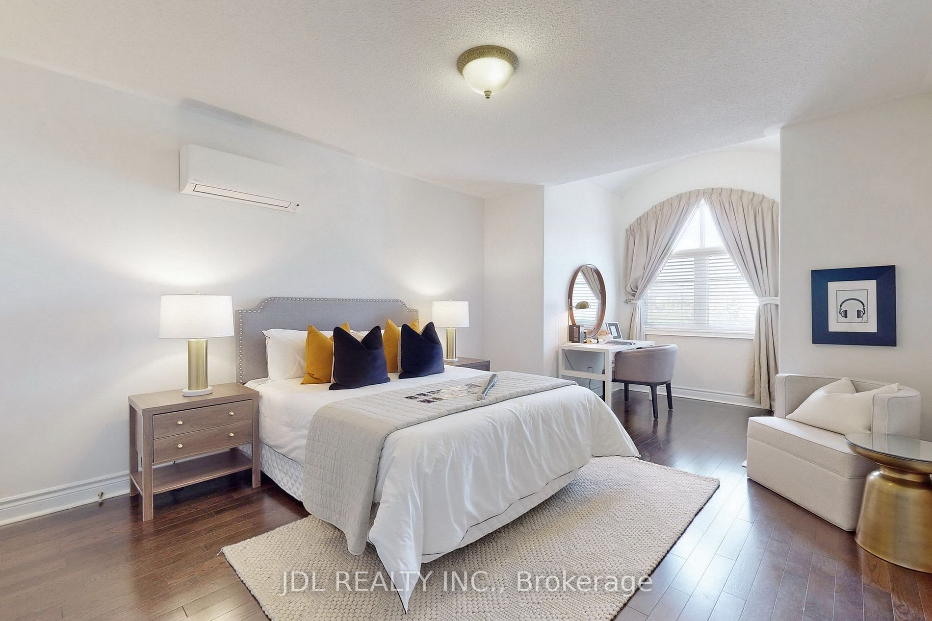 67 Lady Fenyrose Ave