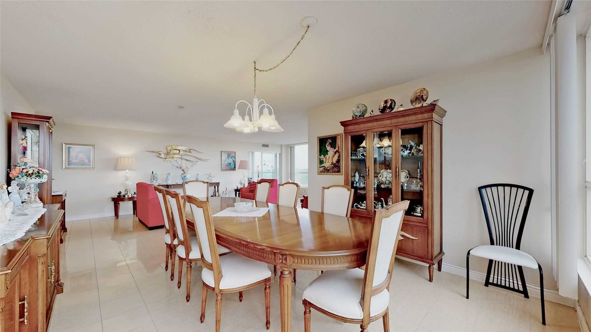 1 Clark Ave W, #1604