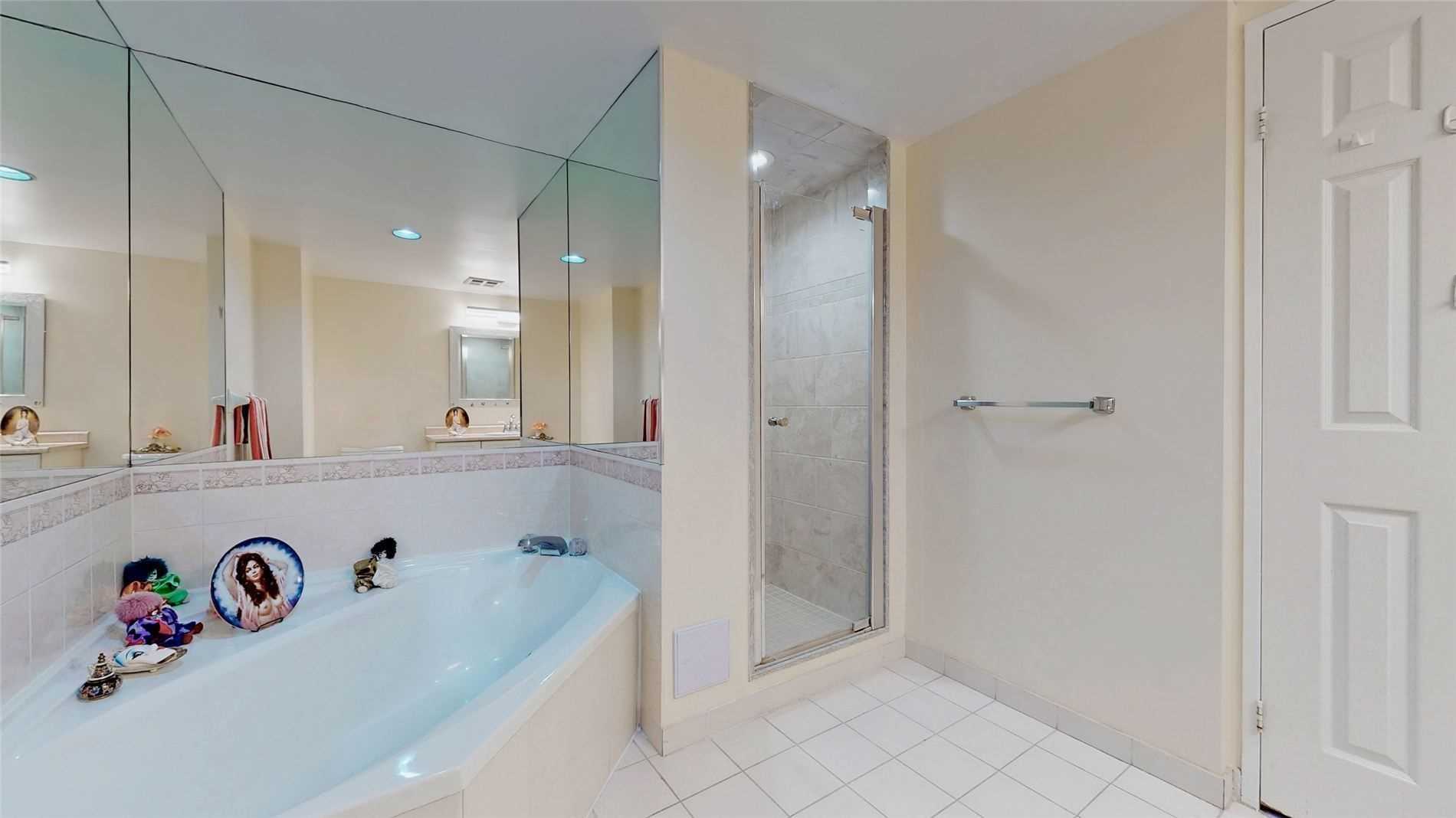 1 Clark Ave W, #1604