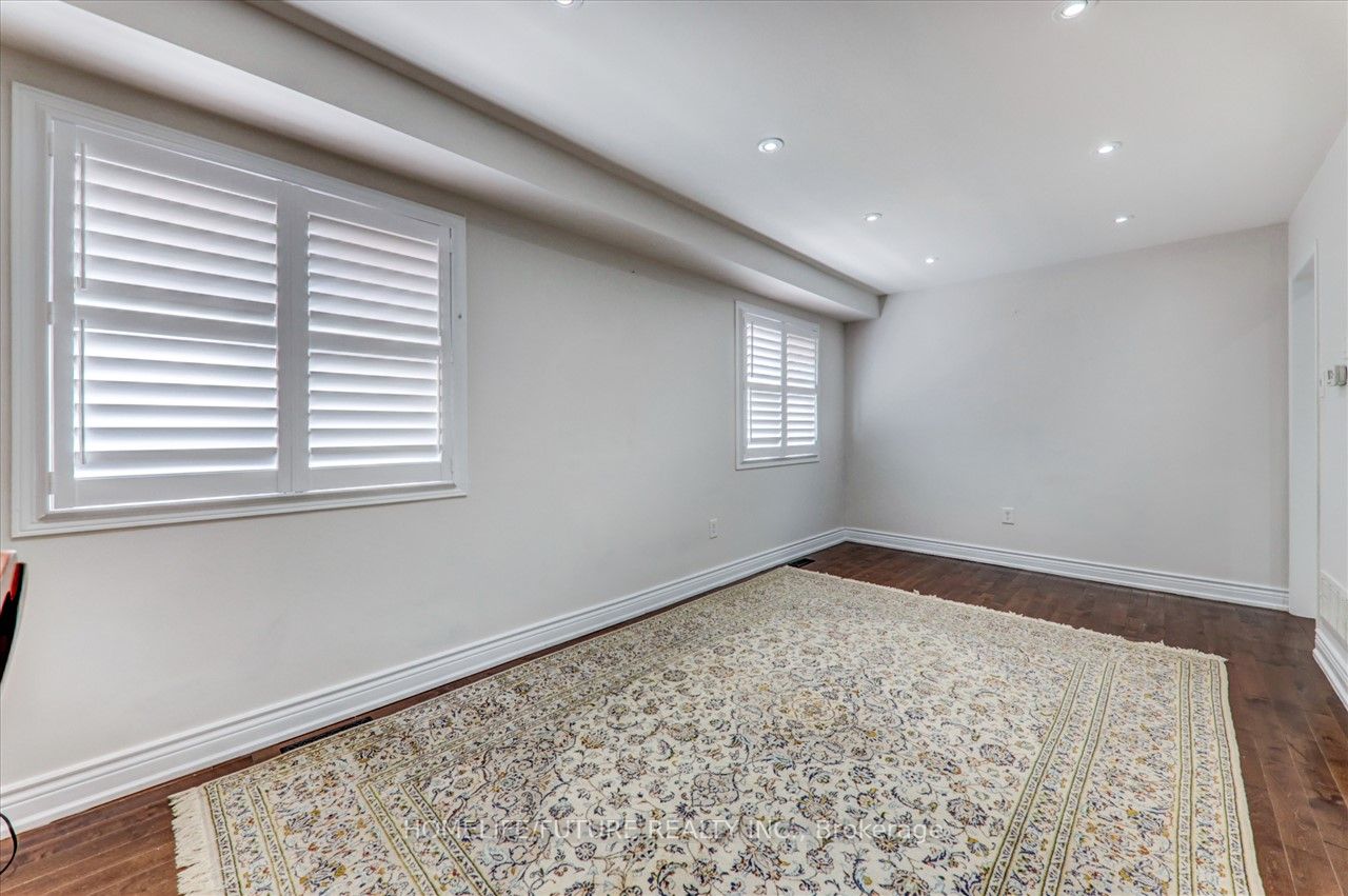112 Guinevere Road
