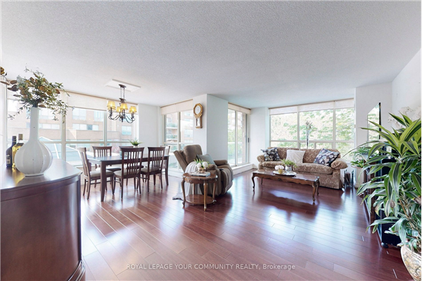 14924 Yonge St, Aurora