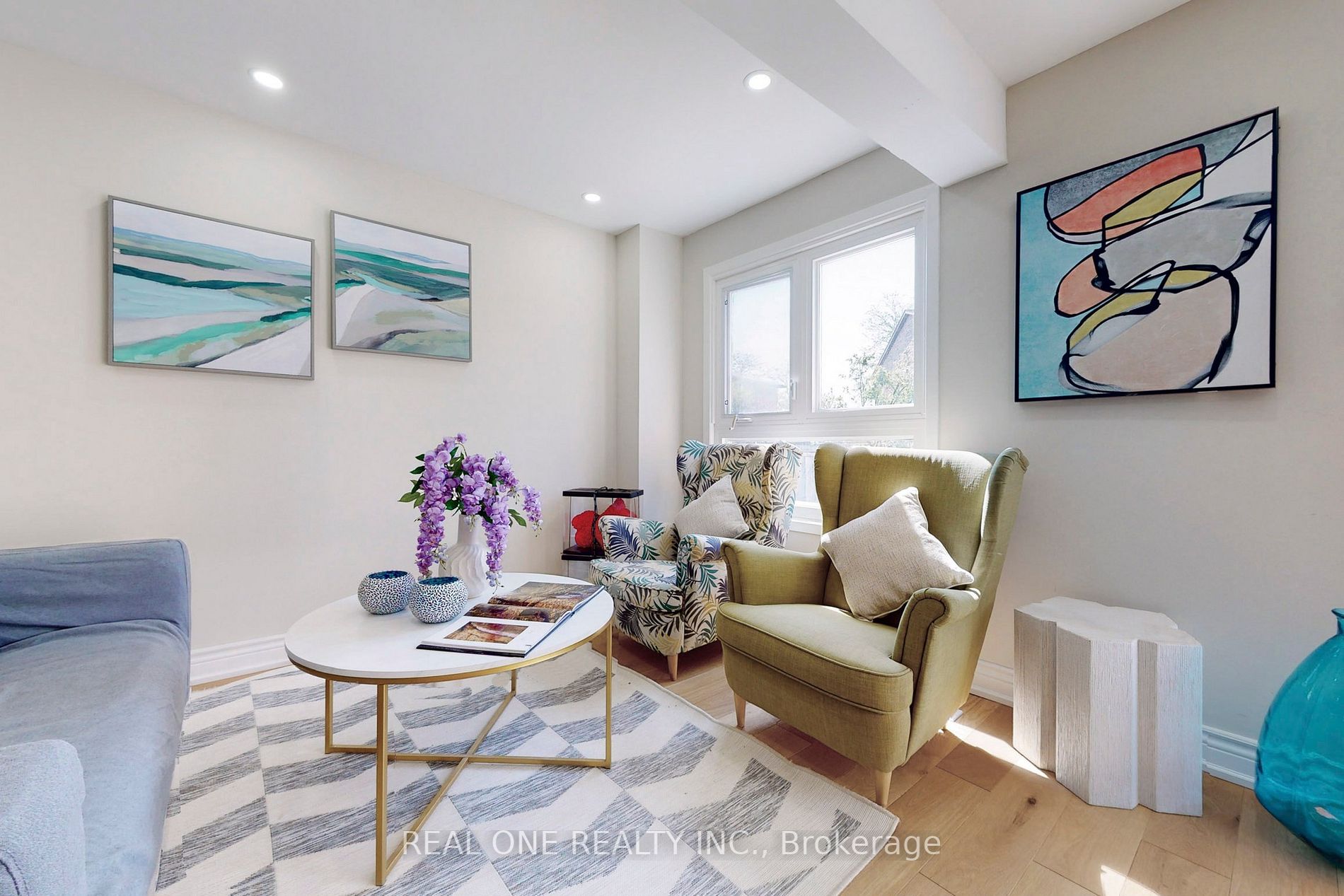 76 Cottsmore Cres