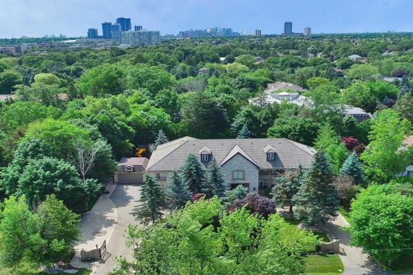 32 Thornbank Rd, Vaughan